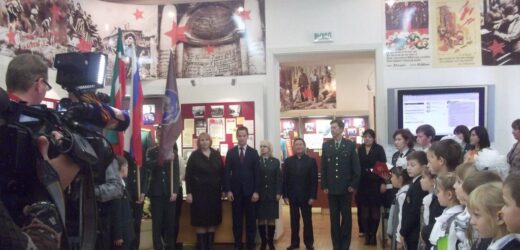 Музей-мемориал Великой Отечественной войны посетили « юные авроровцы»