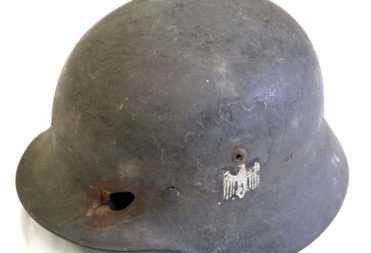 Шлем солдата вермахта